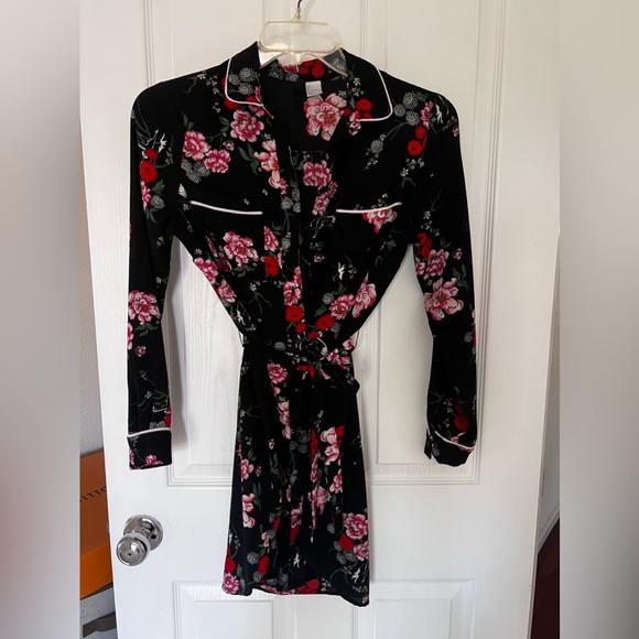 🌹 3 for $25 🛍️ - Picture 3 of 9